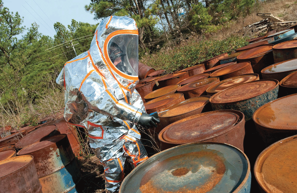 Frontline500Img4.png Frontline 500 NFPA 1991 Flash-Fire Chemical Suit – Kappler Multi-Hazard Protective Gear — view 4