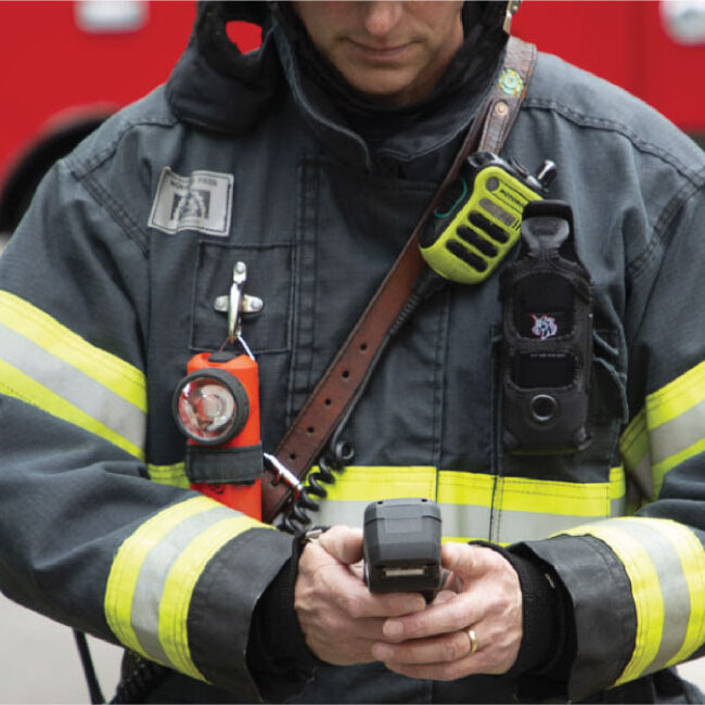 FLIR identiFINDER R225 – Advanced Spectroscopic Personal Radiation Detector (SPRD) — view 3