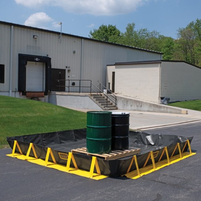 PIG Collapse-A-Tainer Spill Containment Berm (PAK793)